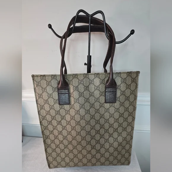 Gucci GG Supreme Monogram Tote With COA - Picture 6 of 11